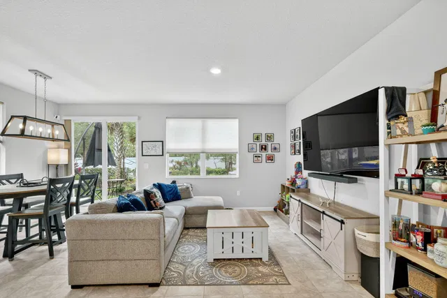 Residence photo 9