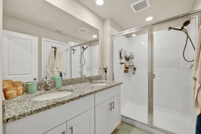Residence photo 22