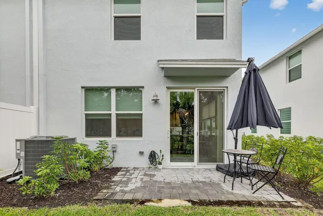 Residence photo 23