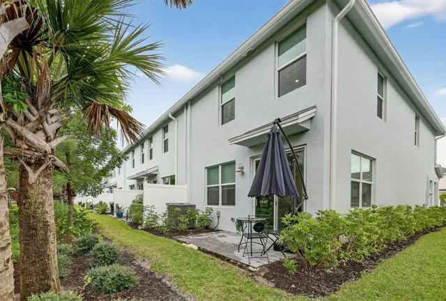 Residence photo 24