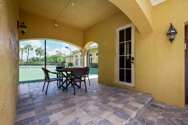 Residence photo 61