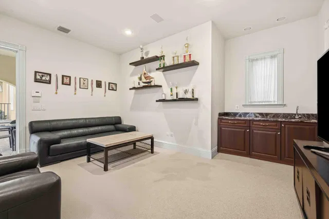 Residence photo 62
