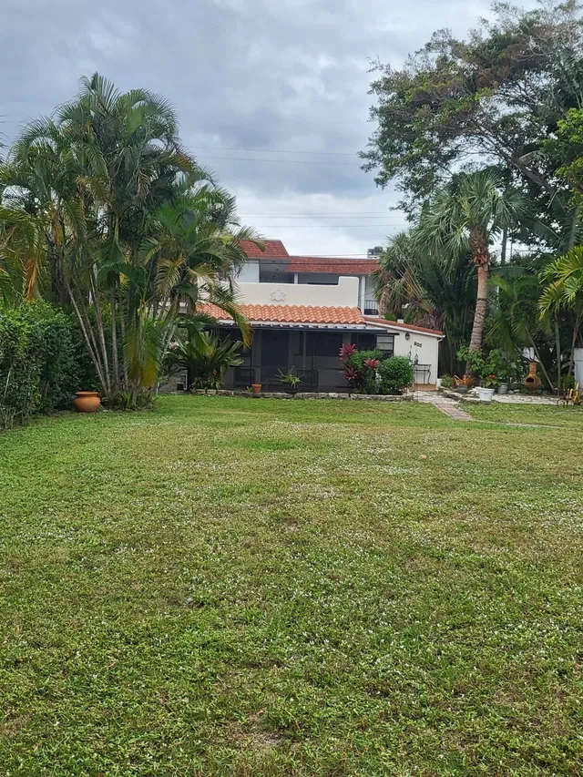Residence photo 2
