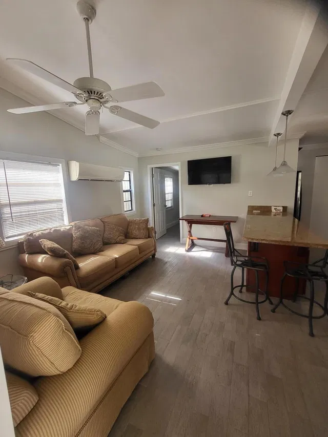 Residence photo 8