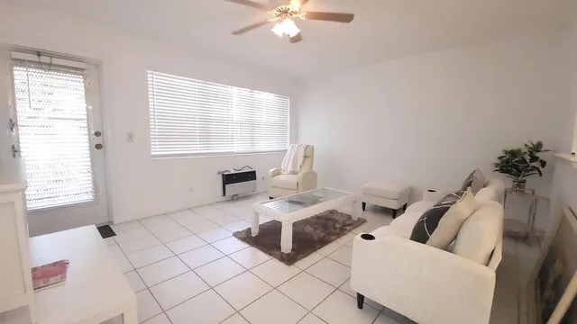 Residence photo 2