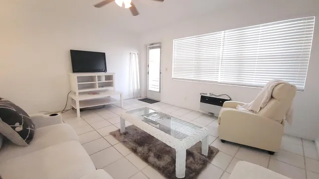 Residence photo 3