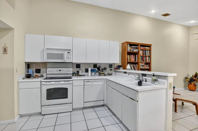 Residence photo 11