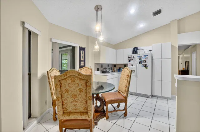 Residence photo 14