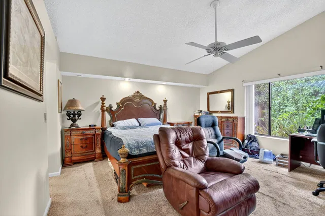 Residence photo 18