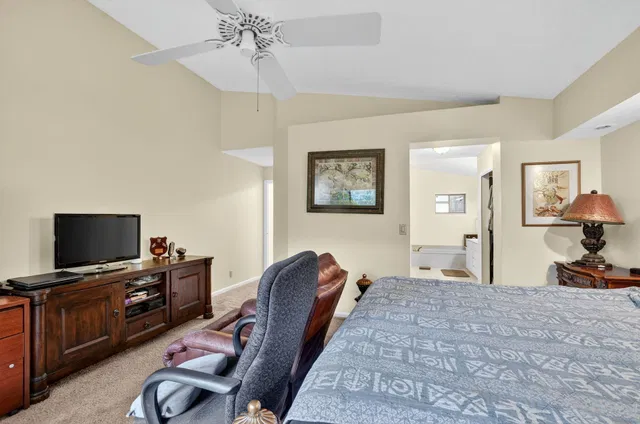 Residence photo 19