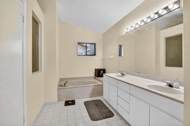 Residence photo 20