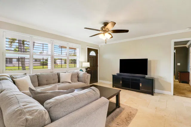 Residence photo 5