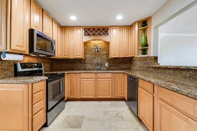 Residence photo 9