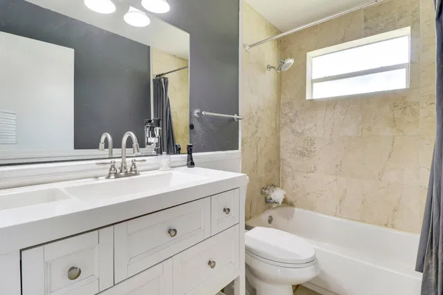 Residence photo 25