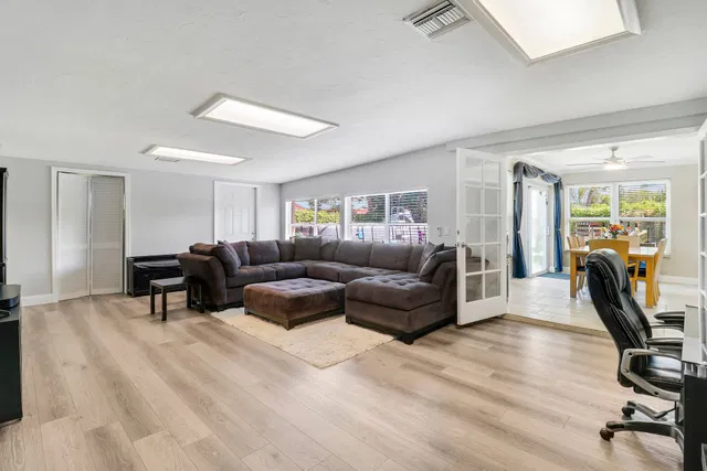 Residence photo 28