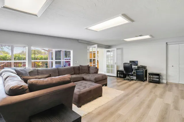 Residence photo 29