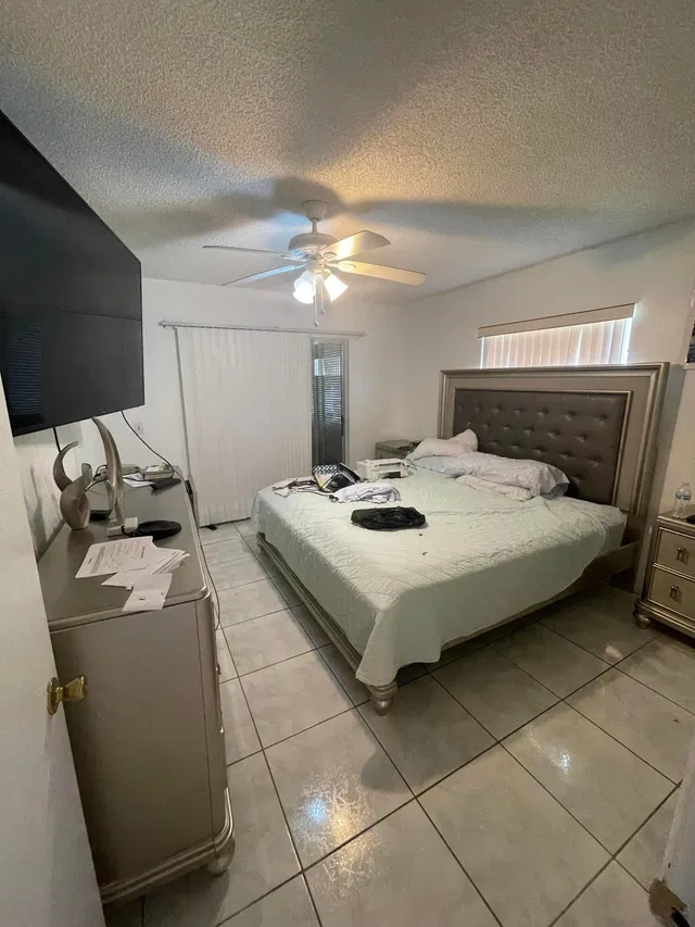 Unit 186 photo 6