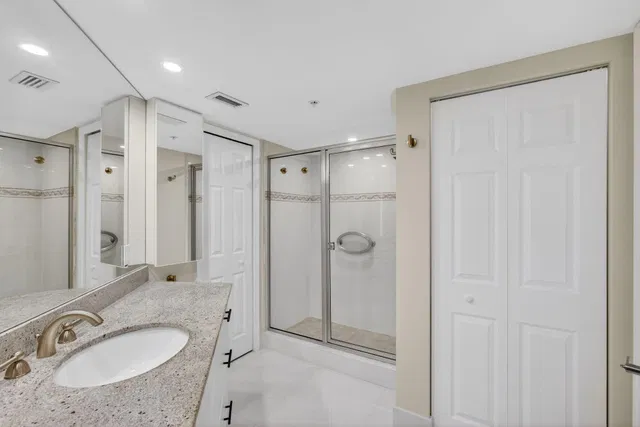 Tiara Singer Island Unit 2 F photo 17