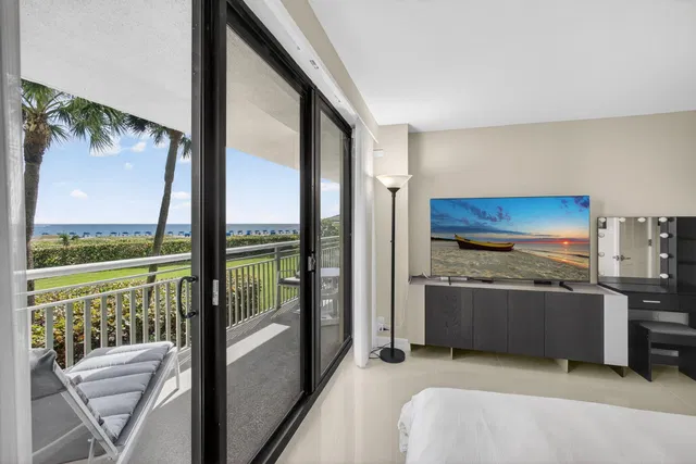 Tiara Singer Island Unit 2 F photo 21