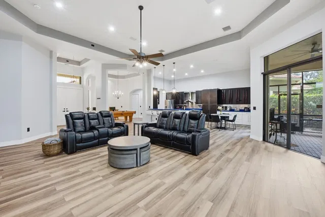  Residence photo 9