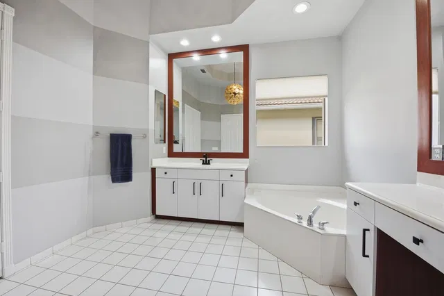  Residence photo 24