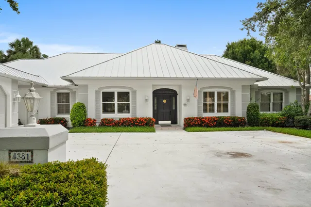 Residence photo 3