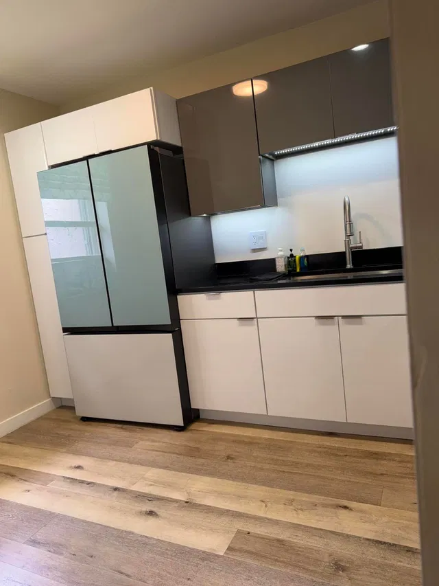 Unit 148 photo 2