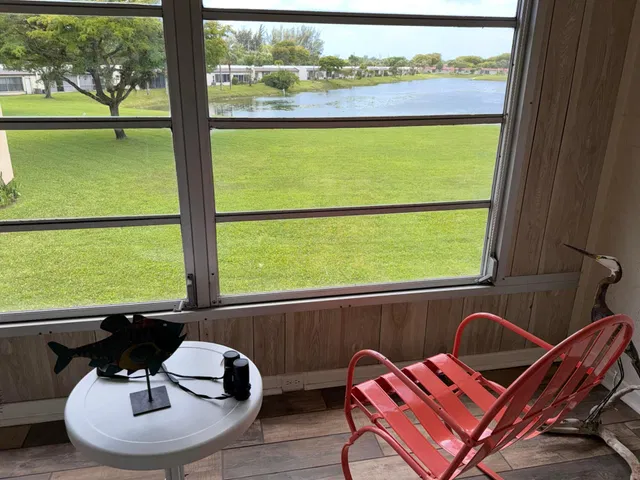 Unit 148 photo 14