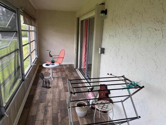 Unit 148 photo 16