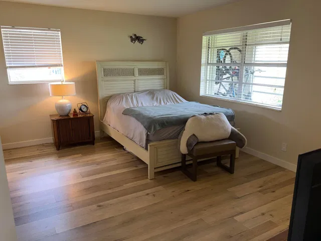 Unit 148 photo 22