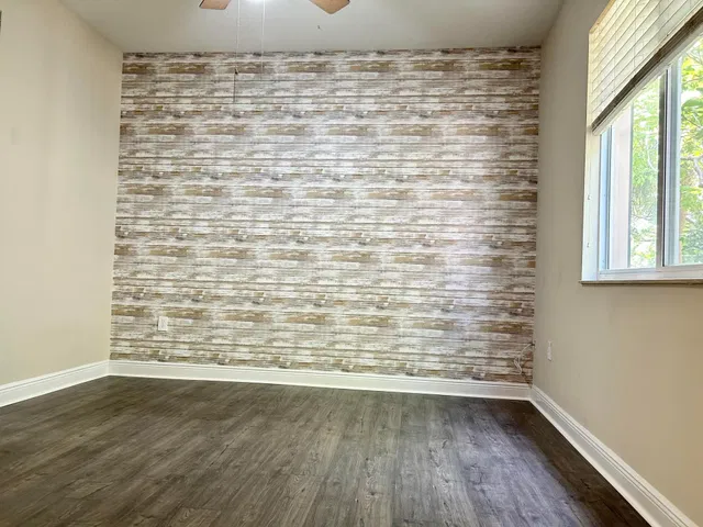 Residence photo 5