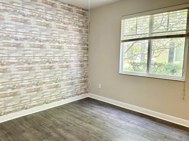 Residence photo 6