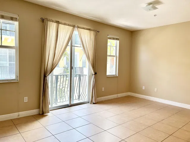 Residence photo 14