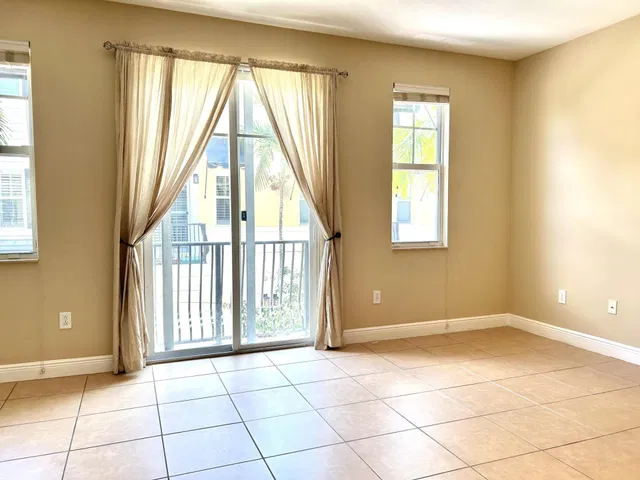 Residence photo 15