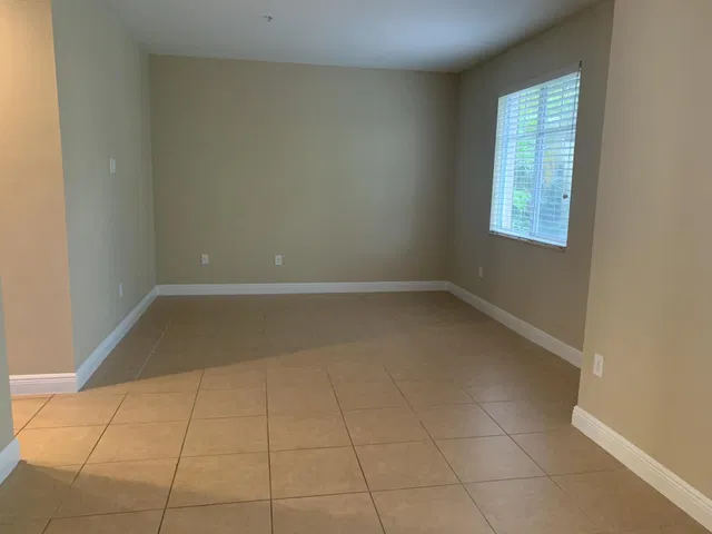 Residence photo 17