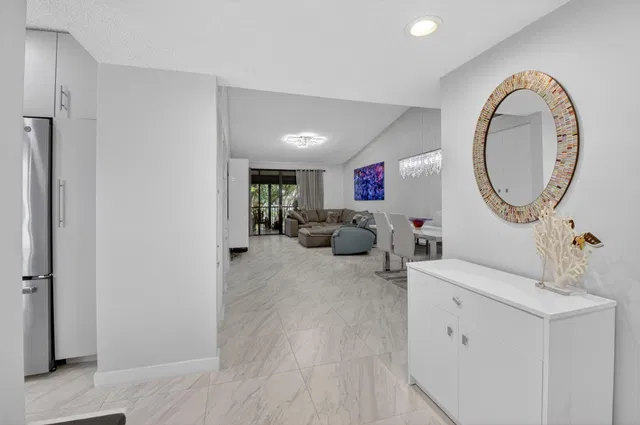 Unit 1306 photo 6