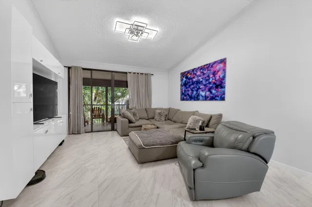 Unit 1306 photo 13