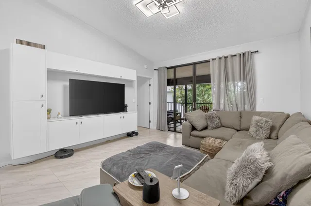 Unit 1306 photo 14