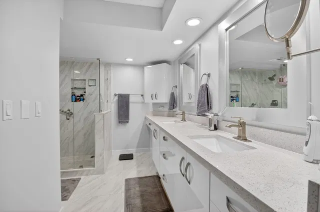 Unit 1306 photo 20