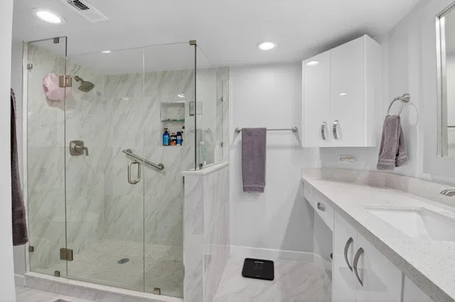 Unit 1306 photo 21