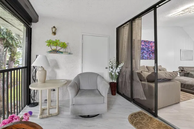 Unit 1306 photo 28