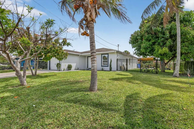 Residence photo 3