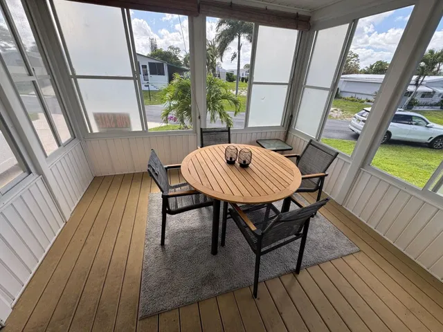  Residence photo 9