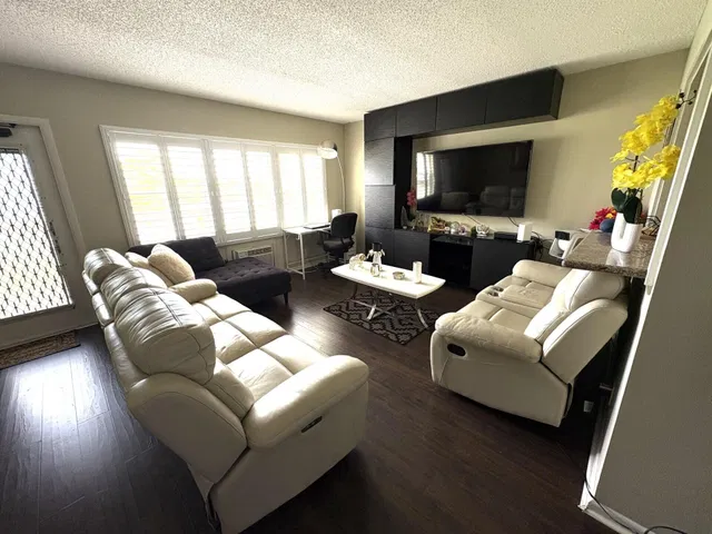 Residence photo 6