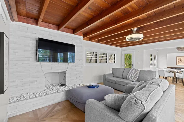  Residence photo 5