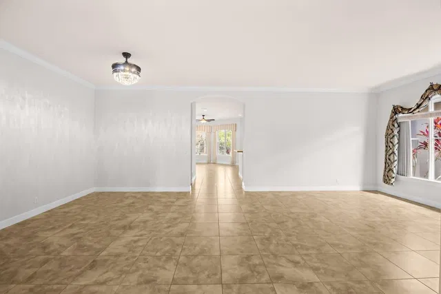 Residence photo 16
