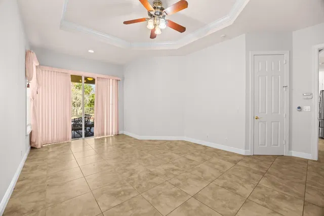 Residence photo 18
