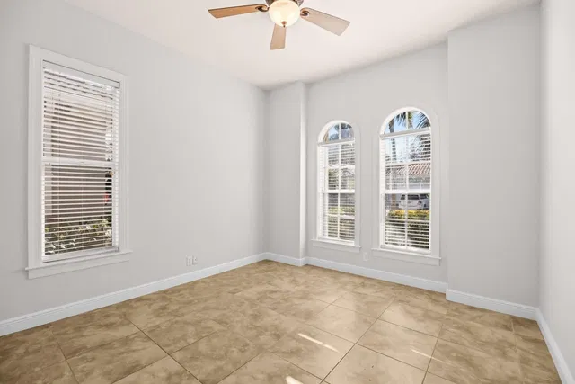 Residence photo 24