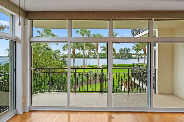 Singer Island Unit 101 photo 2