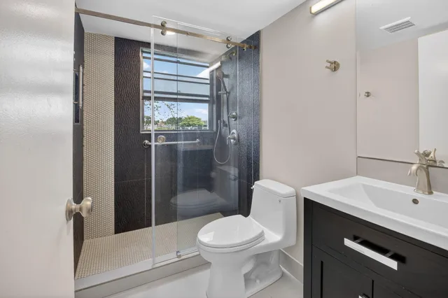 Residence photo 17